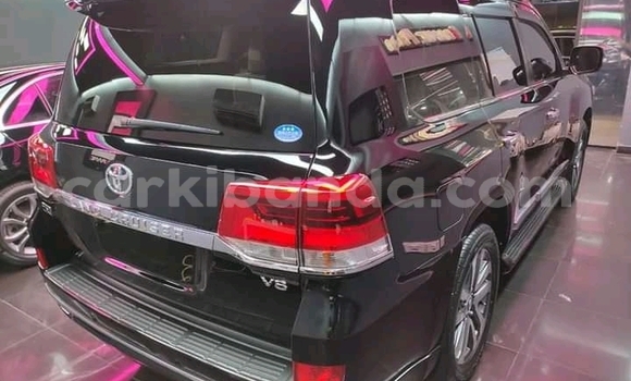 Acheter Occasion Voiture Toyota Land Cruiser Noir à Kampala, Ouganda Acheter Occasion Voiture Toyota Land Cruiser Noir à Kampala, Ouganda