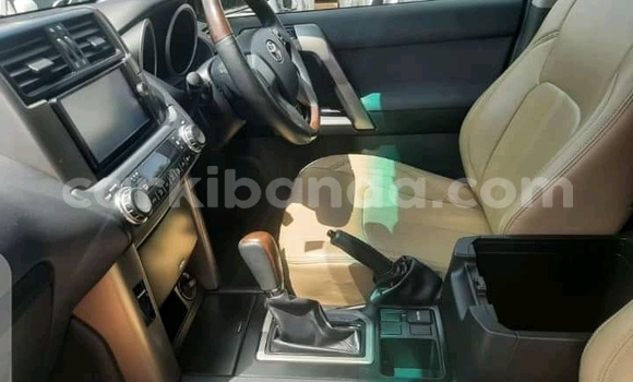 Nunua Ilio tumika Toyota Land Cruiser Prado Fedha Gari ndani ya Kampala nchini Uganda Nunua Ilio tumika Toyota Land Cruiser Prado Fedha Gari ndani ya Kampala nchini Uganda