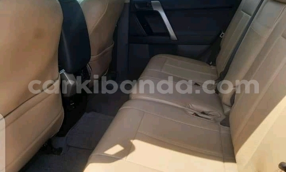 Nunua Ilio tumika Toyota Land Cruiser Prado Fedha Gari ndani ya Kampala nchini Uganda Nunua Ilio tumika Toyota Land Cruiser Prado Fedha Gari ndani ya Kampala nchini Uganda
