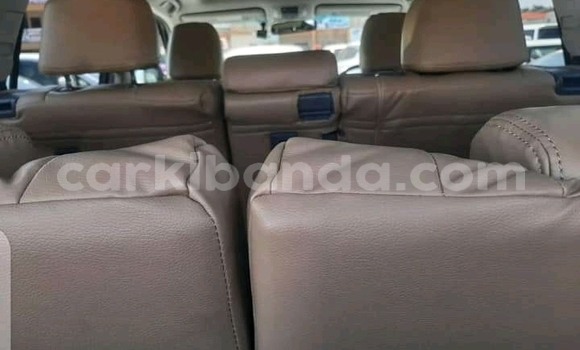 Nunua Ilio tumika Toyota Land Cruiser Prado Fedha Gari ndani ya Kampala nchini Uganda Nunua Ilio tumika Toyota Land Cruiser Prado Fedha Gari ndani ya Kampala nchini Uganda