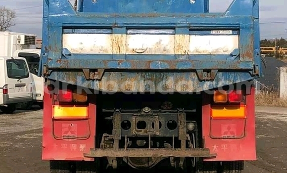 Acheter Occasion Utilitaire Isuzu FTR 850 Bleu à Kampala, Ouganda Acheter Occasion Utilitaire Isuzu FTR 850 Bleu à Kampala, Ouganda