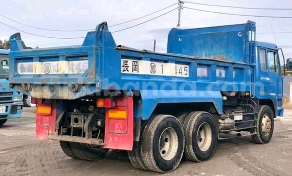 Acheter Occasion Utilitaire Isuzu FTR 850 Bleu à Kampala, Ouganda Acheter Occasion Utilitaire Isuzu FTR 850 Bleu à Kampala, Ouganda