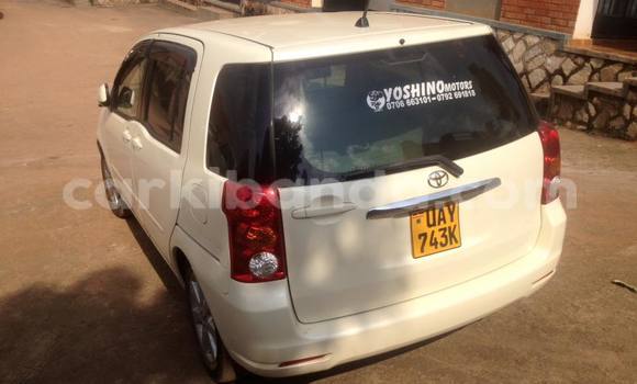 Gura Yakoze Toyota Raum Silver Imodoka i Arua mu Uganda Gura Yakoze Toyota Raum Silver Imodoka i Arua mu Uganda