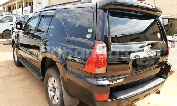 Nunua Ilio tumika Toyota Surf Nyeusi Gari ndani ya Kampala nchini Uganda Nunua Ilio tumika Toyota Surf Nyeusi Gari ndani ya Kampala nchini Uganda