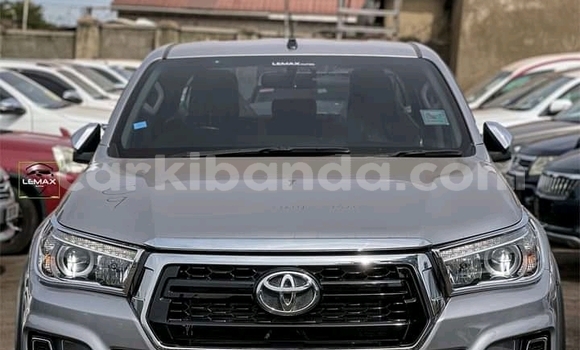 Acheter Occasion Voiture Toyota Hiluxe Revo Blanc à Kampala, Ouganda Acheter Occasion Voiture Toyota Hiluxe Revo Blanc à Kampala, Ouganda