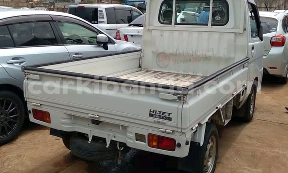 Acheter Occasion Utilitaire Suzuki Every Blanc à Kampala, Ouganda Acheter Occasion Utilitaire Suzuki Every Blanc à Kampala, Ouganda