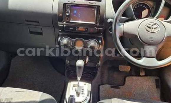 Nunua Ilio tumika Toyota IST Nyeupe Gari ndani ya Kampala nchini Uganda Nunua Ilio tumika Toyota IST Nyeupe Gari ndani ya Kampala nchini Uganda