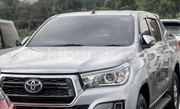 Acheter Occasion Voiture Toyota Hiluxe Revo Gris à Kampala, Ouganda Acheter Occasion Voiture Toyota Hiluxe Revo Gris à Kampala, Ouganda