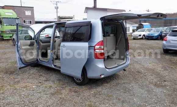 Gura Nshya Toyota Noah Blue Imodoka i Kampala mu Uganda Gura Nshya Toyota Noah Blue Imodoka i Kampala mu Uganda