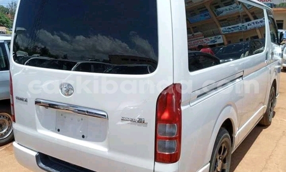 Acheter Occasion Voiture Toyota Hiace Blanc à Kampala, Ouganda Acheter Occasion Voiture Toyota Hiace Blanc à Kampala, Ouganda