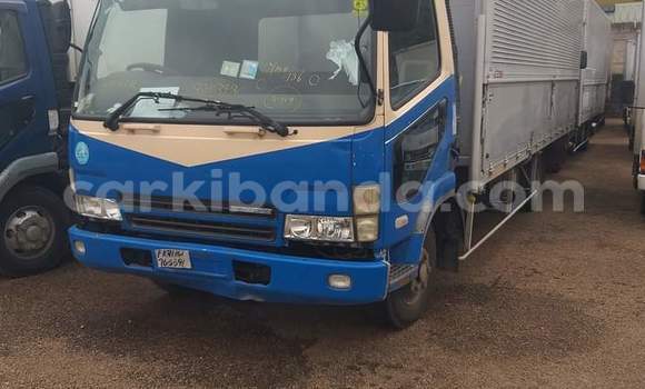 Nunua Ilio tumika Fuso Fighter Nyeupe Lori ndani ya Kampala nchini Uganda Nunua Ilio tumika Fuso Fighter Nyeupe Lori ndani ya Kampala nchini Uganda