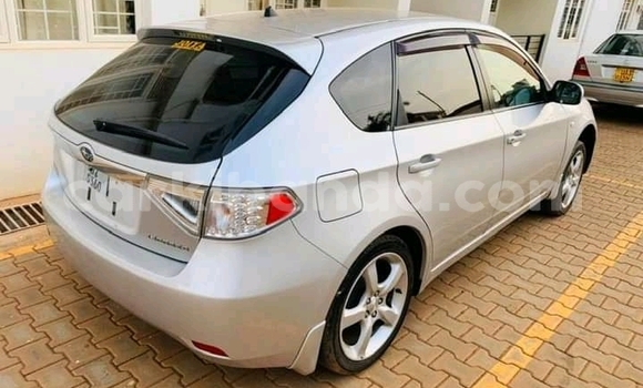 Nunua Ilio tumika Subaru Impreza Fedha Gari ndani ya Kampala nchini Uganda Nunua Ilio tumika Subaru Impreza Fedha Gari ndani ya Kampala nchini Uganda