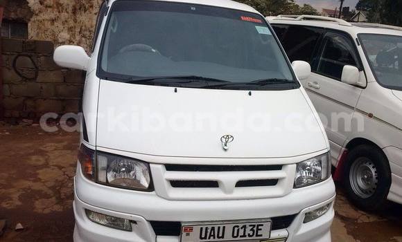 Gura Yakoze Toyota Regius White Imodoka i Arua mu Uganda Gura Yakoze Toyota Regius White Imodoka i Arua mu Uganda