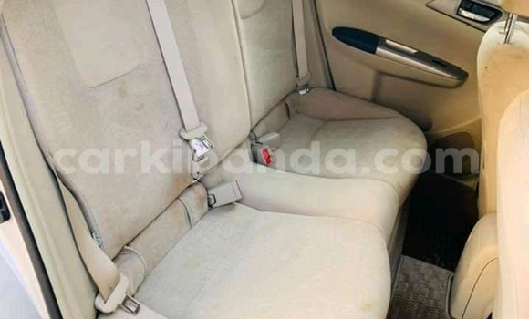 Nunua Ilio tumika Subaru Impreza Fedha Gari ndani ya Kampala nchini Uganda Nunua Ilio tumika Subaru Impreza Fedha Gari ndani ya Kampala nchini Uganda