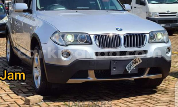 Gura Yakoze BMW M3 Silver Imodoka i Kampala mu Uganda