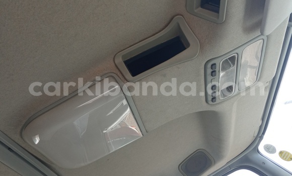 Acheter Import Utilitaire Mitsubishi L400 Blanc à Kampala, Ouganda Acheter Import Utilitaire Mitsubishi L400 Blanc à Kampala, Ouganda