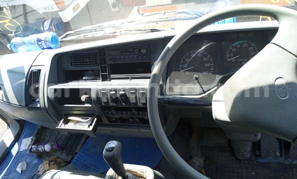 Acheter Import Utilitaire Mitsubishi L400 Blanc à Kampala, Ouganda Acheter Import Utilitaire Mitsubishi L400 Blanc à Kampala, Ouganda