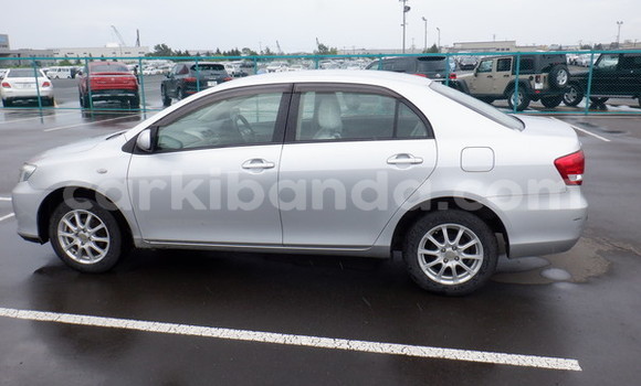 Gura Nshya Toyota Corolla Silver Imodoka i Kampala mu Uganda Gura Nshya Toyota Corolla Silver Imodoka i Kampala mu Uganda