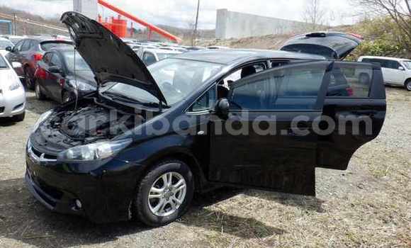 Nunua Mpya Toyota Wish Nyeusi Gari ndani ya Kampala nchini Uganda Nunua Mpya Toyota Wish Nyeusi Gari ndani ya Kampala nchini Uganda