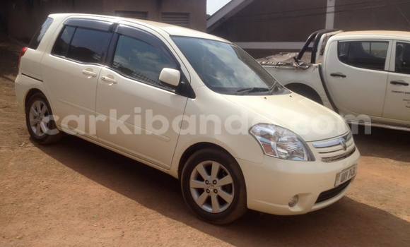 Gura Yakoze Toyota Raum Silver Imodoka i Arua mu Uganda Gura Yakoze Toyota Raum Silver Imodoka i Arua mu Uganda