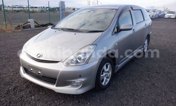 Gura Nshya Toyota Wish Other Imodoka i Kampala mu Uganda Gura Nshya Toyota Wish Other Imodoka i Kampala mu Uganda