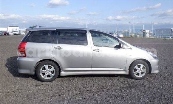 Gura Nshya Toyota Wish Other Imodoka i Kampala mu Uganda Gura Nshya Toyota Wish Other Imodoka i Kampala mu Uganda