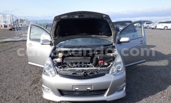 Gura Nshya Toyota Wish Other Imodoka i Kampala mu Uganda Gura Nshya Toyota Wish Other Imodoka i Kampala mu Uganda