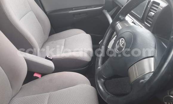 Nunua Ilio tumika Toyota Wish Fedha Gari ndani ya Kampala nchini Uganda Nunua Ilio tumika Toyota Wish Fedha Gari ndani ya Kampala nchini Uganda