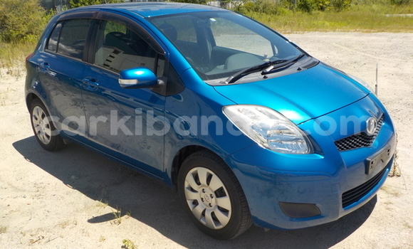 Gura Nshya Toyota Vitz Blue Imodoka i Kampala mu Uganda Gura Nshya Toyota Vitz Blue Imodoka i Kampala mu Uganda