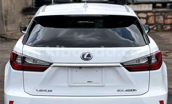 Nunua Ilio tumika Lexus LX 450 Nyeupe Gari ndani ya Kampala nchini Uganda Nunua Ilio tumika Lexus LX 450 Nyeupe Gari ndani ya Kampala nchini Uganda