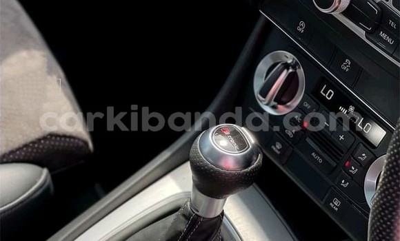 Nunua Ilio tumika Audi Q3 Fedha Gari ndani ya Kampala nchini Uganda Nunua Ilio tumika Audi Q3 Fedha Gari ndani ya Kampala nchini Uganda