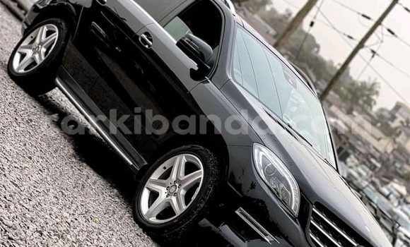 Nunua Ilio tumika Mercedes‒Benz ML–Class Nyeusi Gari ndani ya Kampala nchini Uganda Nunua Ilio tumika Mercedes‒Benz ML–Class Nyeusi Gari ndani ya Kampala nchini Uganda