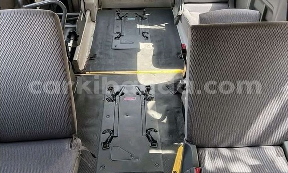 Nunua Ilio tumika Toyota Hiace Nyeupe Gari ndani ya Kampala nchini Uganda Nunua Ilio tumika Toyota Hiace Nyeupe Gari ndani ya Kampala nchini Uganda