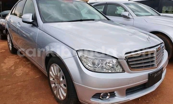 Nunua Ilio tumika Mercedes‒Benz C–Class Fedha Gari ndani ya Kampala nchini Uganda Nunua Ilio tumika Mercedes‒Benz C–Class Fedha Gari ndani ya Kampala nchini Uganda