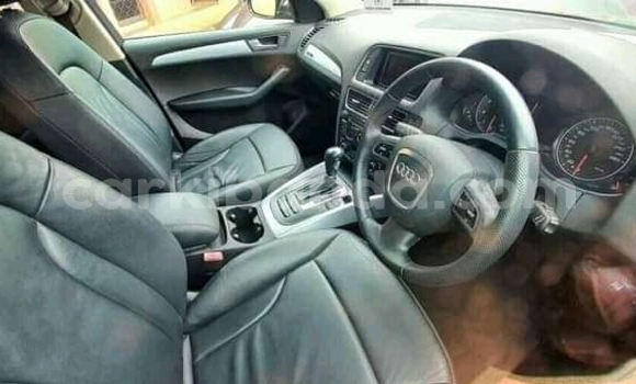 Nunua Ilio tumika Audi Q5 Brown Gari ndani ya Kampala nchini Uganda Nunua Ilio tumika Audi Q5 Brown Gari ndani ya Kampala nchini Uganda