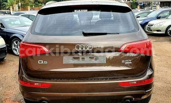Nunua Ilio tumika Audi Q5 Brown Gari ndani ya Kampala nchini Uganda Nunua Ilio tumika Audi Q5 Brown Gari ndani ya Kampala nchini Uganda