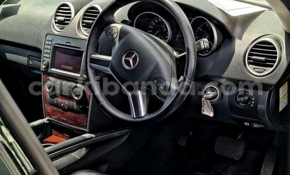 Gura Yakoze Mercedes‒Benz ML–Class Black Imodoka i Kampala mu Uganda Gura Yakoze Mercedes‒Benz ML–Class Black Imodoka i Kampala mu Uganda