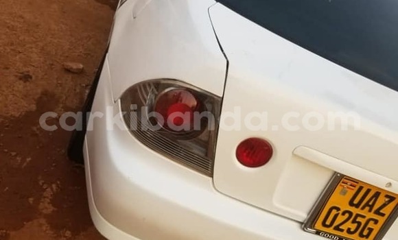 Gura Yakoze Toyota Altezza White Imodoka i Kampala mu Uganda Gura Yakoze Toyota Altezza White Imodoka i Kampala mu Uganda