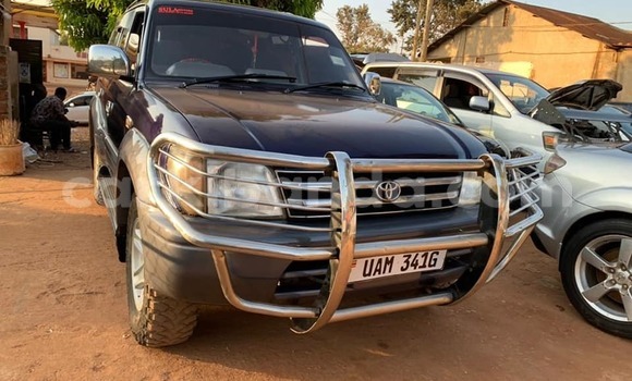 Gura Yakoze Toyota Land Cruiser Prado Blue Imodoka i Kampala mu Uganda Gura Yakoze Toyota Land Cruiser Prado Blue Imodoka i Kampala mu Uganda