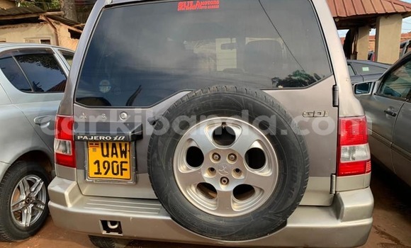 Acheter Occasion Voiture Mitsubishi Pajero iO Marron à Kampala, Ouganda Acheter Occasion Voiture Mitsubishi Pajero iO Marron à Kampala, Ouganda