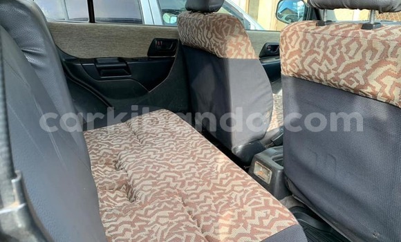 Acheter Occasion Voiture Mitsubishi Pajero iO Marron à Kampala, Ouganda Acheter Occasion Voiture Mitsubishi Pajero iO Marron à Kampala, Ouganda