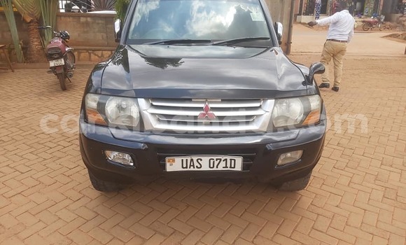 Nunua Ilio tumika Mitsubishi Pajero Nyeusi Gari ndani ya Kampala nchini Uganda
