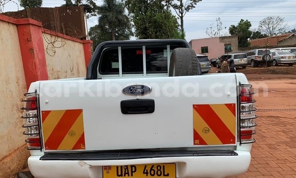 Gura Yakoze Ford Ranger White Imodoka i Kampala mu Uganda Gura Yakoze Ford Ranger White Imodoka i Kampala mu Uganda