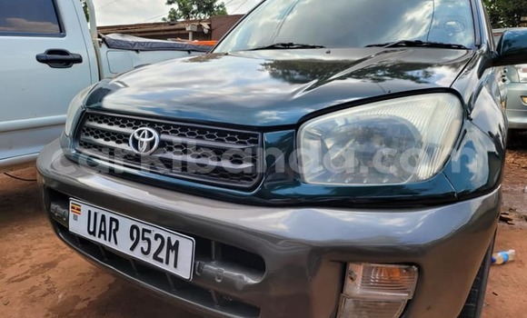 Gura Yakoze Toyota RAV4 Green Imodoka i Kampala mu Uganda Gura Yakoze Toyota RAV4 Green Imodoka i Kampala mu Uganda