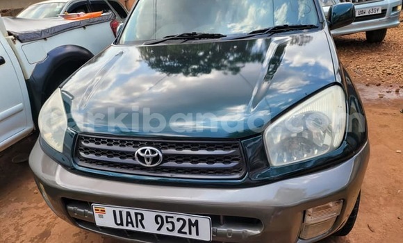 Gura Yakoze Toyota RAV4 Green Imodoka i Kampala mu Uganda Gura Yakoze Toyota RAV4 Green Imodoka i Kampala mu Uganda