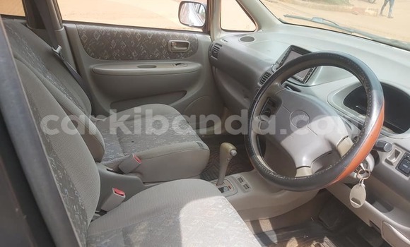 Gura Yakoze Toyota Spacio Silver Imodoka i Kampala mu Uganda Gura Yakoze Toyota Spacio Silver Imodoka i Kampala mu Uganda