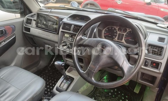 Acheter Occasion Voiture Mitsubishi Pajero Junior Bleu à Kampala, Ouganda Acheter Occasion Voiture Mitsubishi Pajero Junior Bleu à Kampala, Ouganda