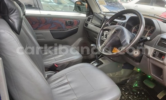 Acheter Occasion Voiture Mitsubishi Pajero Junior Bleu à Kampala, Ouganda Acheter Occasion Voiture Mitsubishi Pajero Junior Bleu à Kampala, Ouganda