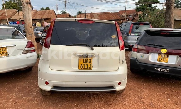 Acheter Occasion Voiture Nissan Note Blanc à Kampala, Ouganda Acheter Occasion Voiture Nissan Note Blanc à Kampala, Ouganda