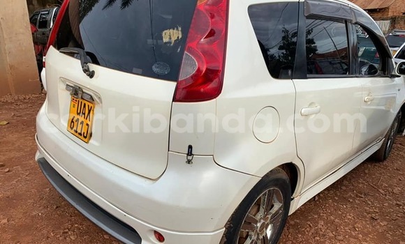 Acheter Occasion Voiture Nissan Note Blanc à Kampala, Ouganda Acheter Occasion Voiture Nissan Note Blanc à Kampala, Ouganda
